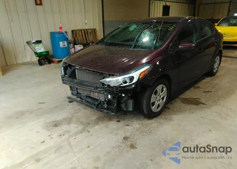 2017 Kia Forte Lx z USA, uszkodzony, nr VIN 3KPFK4A72HE157278